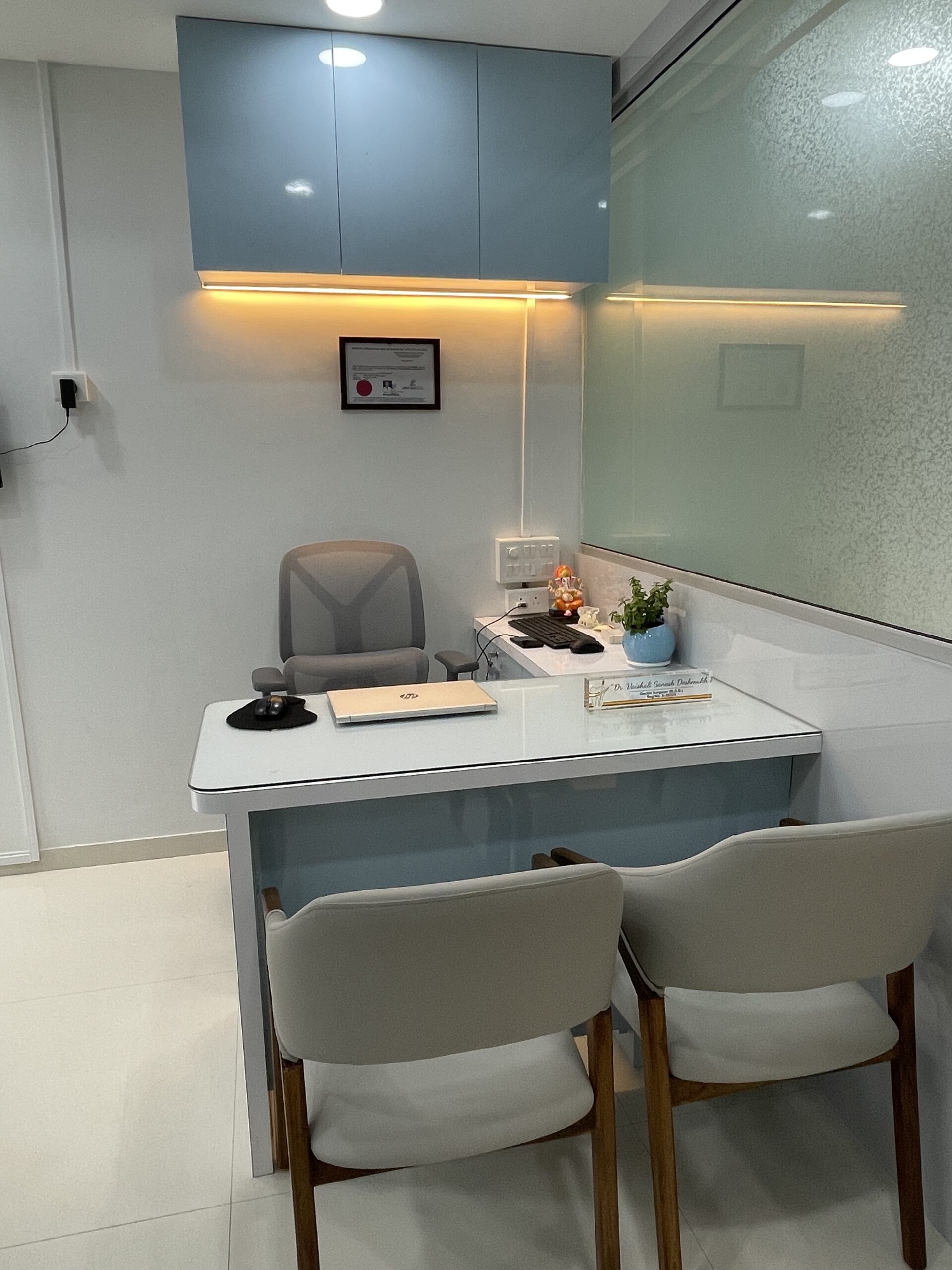 Consultation desk